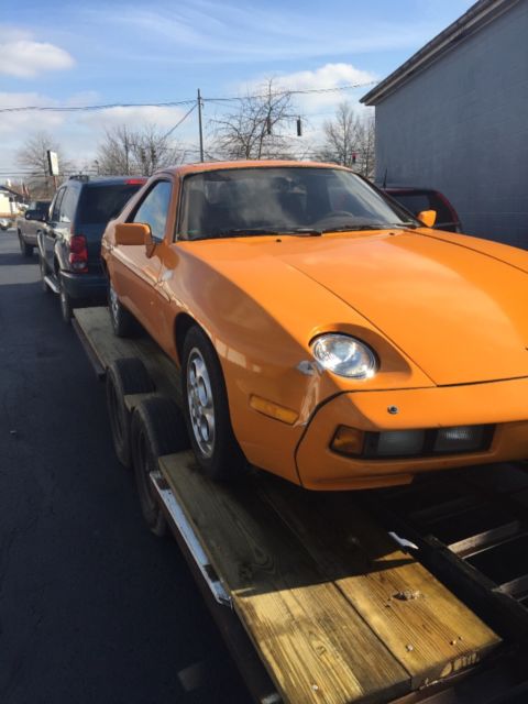 1982 Orange Porsche 928 Coupe