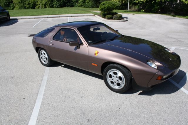 1979 Gold Porsche 928 Coupe