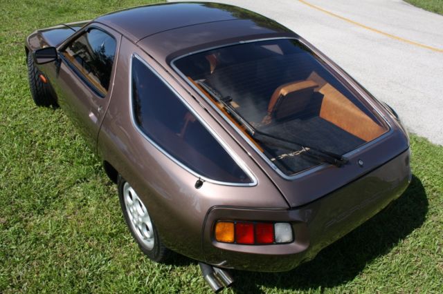 1979 Gold Porsche 928 Coupe