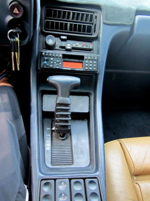 1986 Blue Porsche 928 HATCHBACK