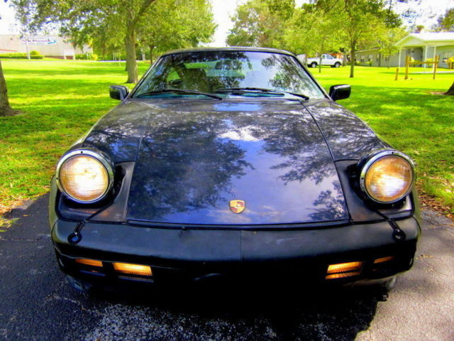1986 Blue Porsche 928 HATCHBACK