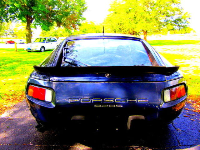 1986 Blue Porsche 928 HATCHBACK