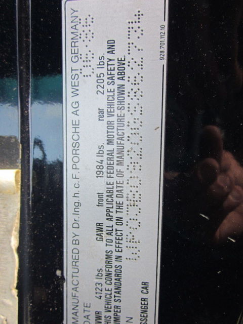 1986 Blue Porsche 928 HATCHBACK