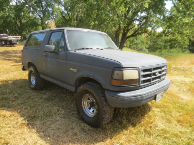 1993 Green Ford Bronco