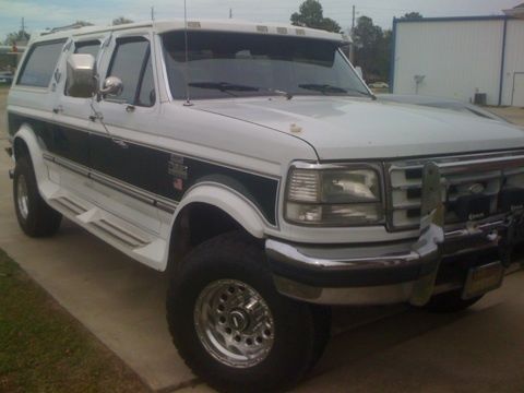 1993 blue and white Ford Bronco II