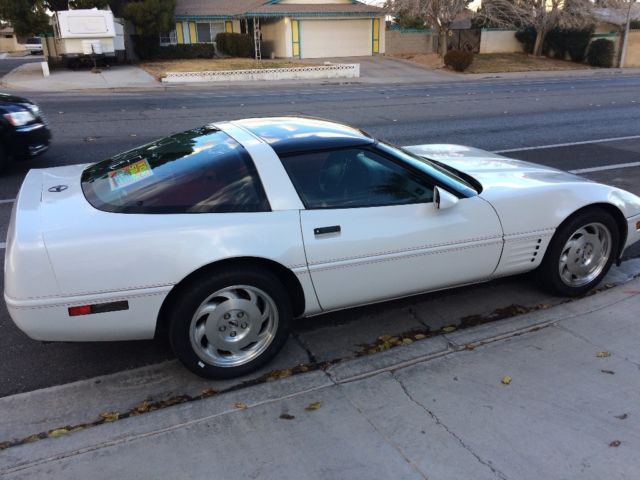 1993 White Chevrolet Corvette Coupe