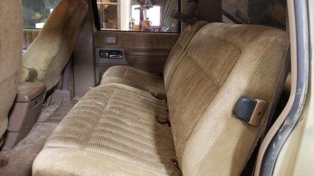 1993 Tan Chevrolet Suburban SUV