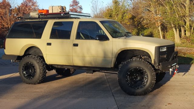 1993 Tan Chevrolet Suburban SUV