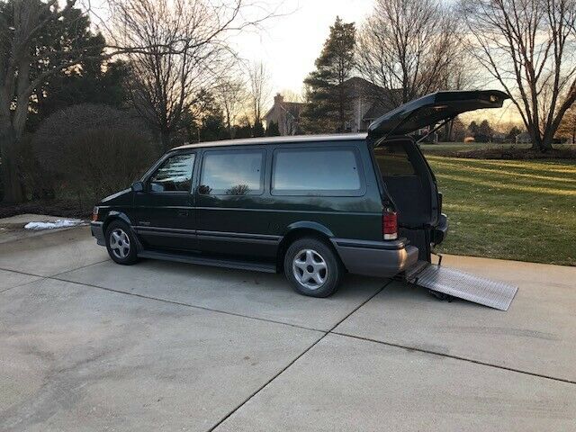 1993 Green Dodge Caravan Standard Passenger Van