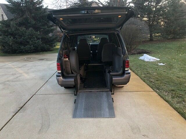 1993 Green Dodge Caravan Standard Passenger Van