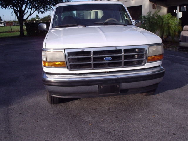 1993 White Ford Bronco SUV