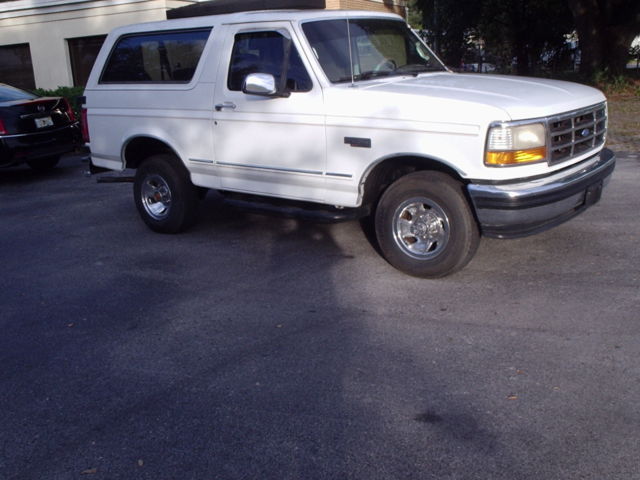 1993 White Ford Bronco SUV