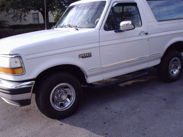 1993 White Ford Bronco SUV