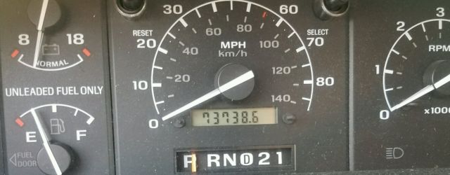 1993 White Ford F-150 Standard Cab Pickup