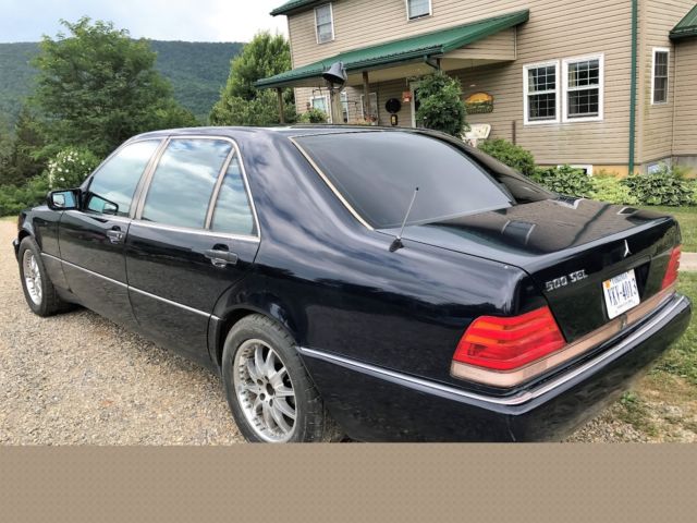 1993 Dark Blue/Black Mercedes-Benz 500-Series Sedan
