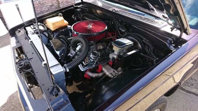 1993 Burgundy Chevrolet S-10 Cab & Chassis