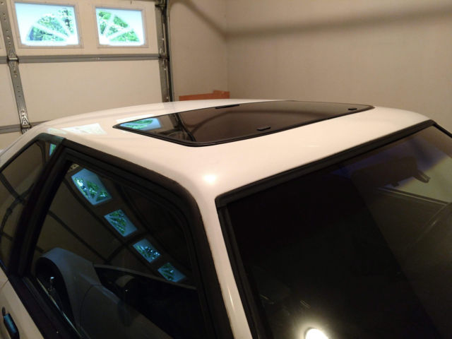 1992 White Ford Mustang