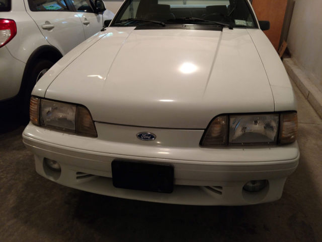 1992 White Ford Mustang