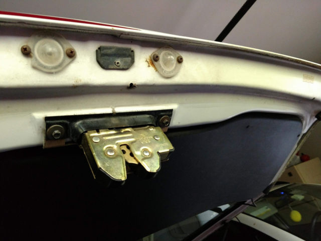 1992 White Ford Mustang