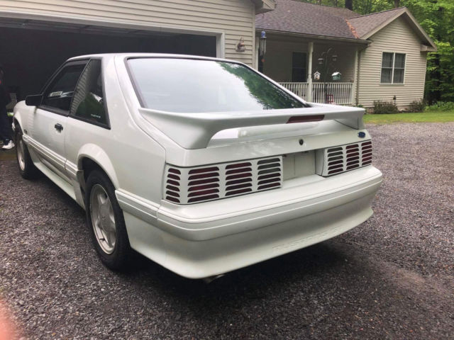1992 White Ford Mustang
