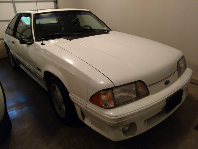 1992 White Ford Mustang