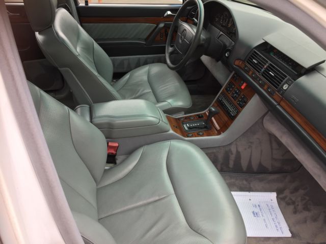1993 White Mercedes-Benz S-Class