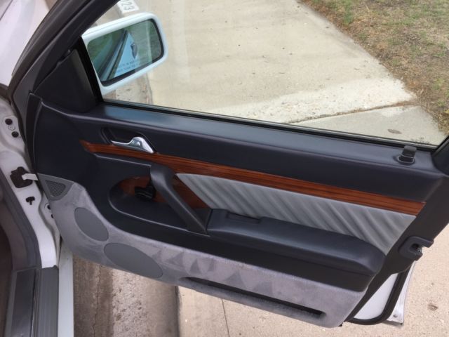 1993 White Mercedes-Benz S-Class