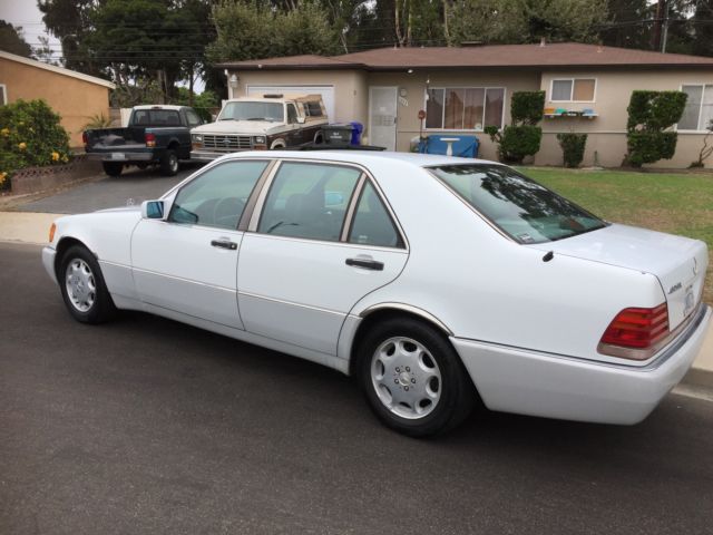 1993 White Mercedes-Benz S-Class
