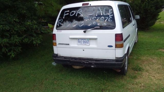1994 White Ford Aerostar Minivan