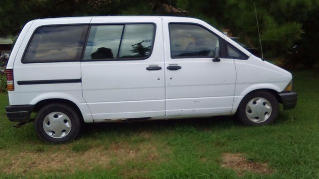 1994 White Ford Aerostar Minivan