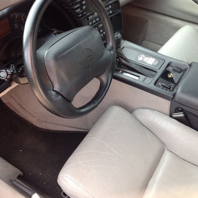 1994 White Chevrolet Corvette Coupe