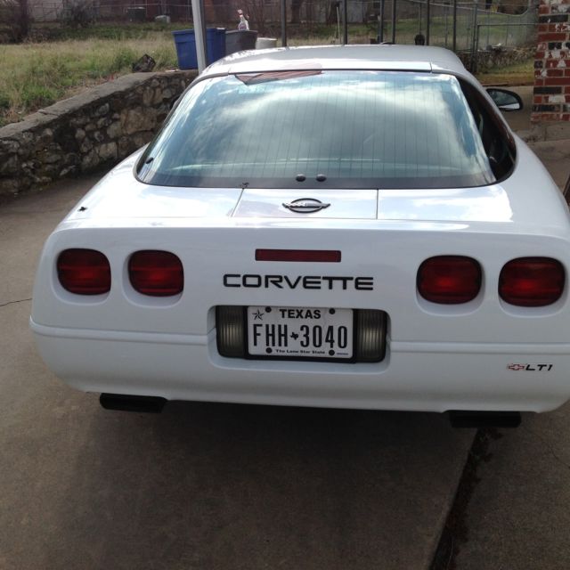 1994 White Chevrolet Corvette Coupe