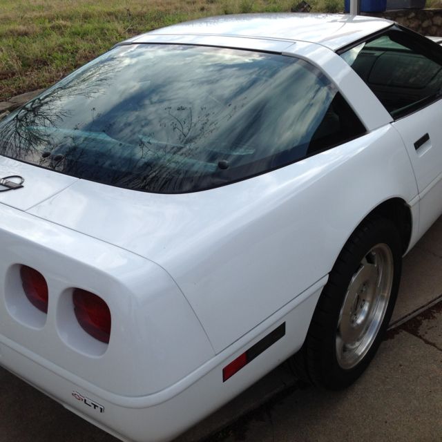 1994 White Chevrolet Corvette Coupe