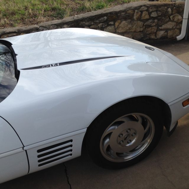 1994 White Chevrolet Corvette Coupe