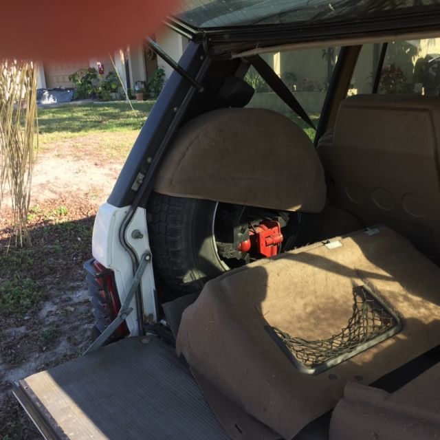 1994 White Land Rover Range Rover SUV