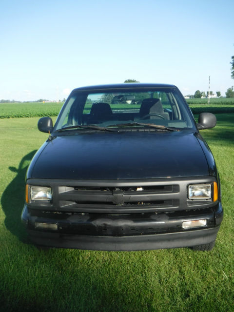 1994 Black Chevrolet S-10 Extended Cab Pickup