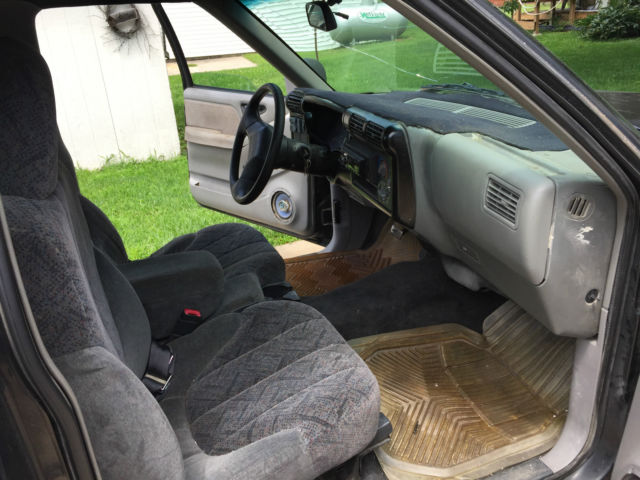 1994 Black Chevrolet S-10 Extended Cab Pickup