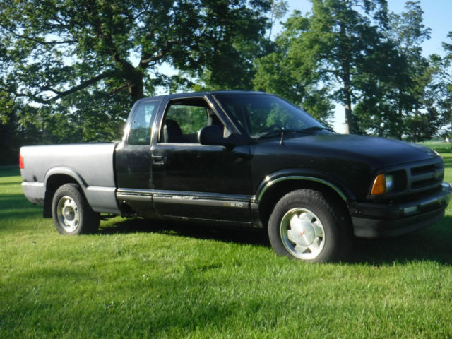 1994 Black Chevrolet S-10 Extended Cab Pickup