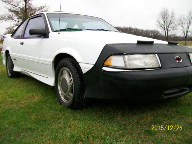 1994 White Chevrolet Cavalier Coupe