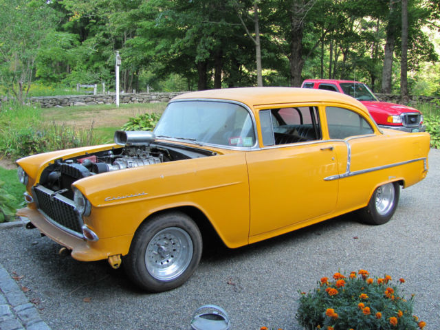 1955 Yellow Chevrolet Bel Air/150/210 Sedan