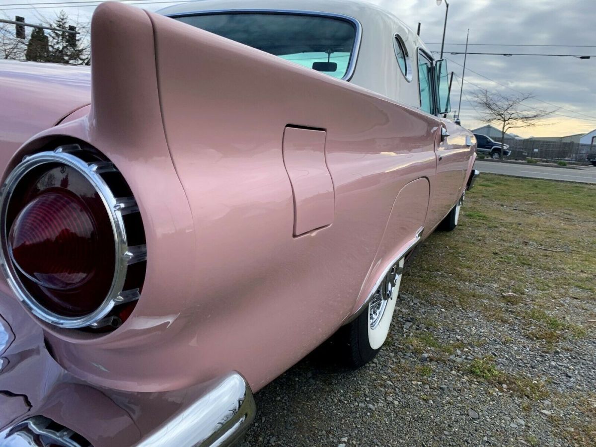 1957 Ford Thunderbird