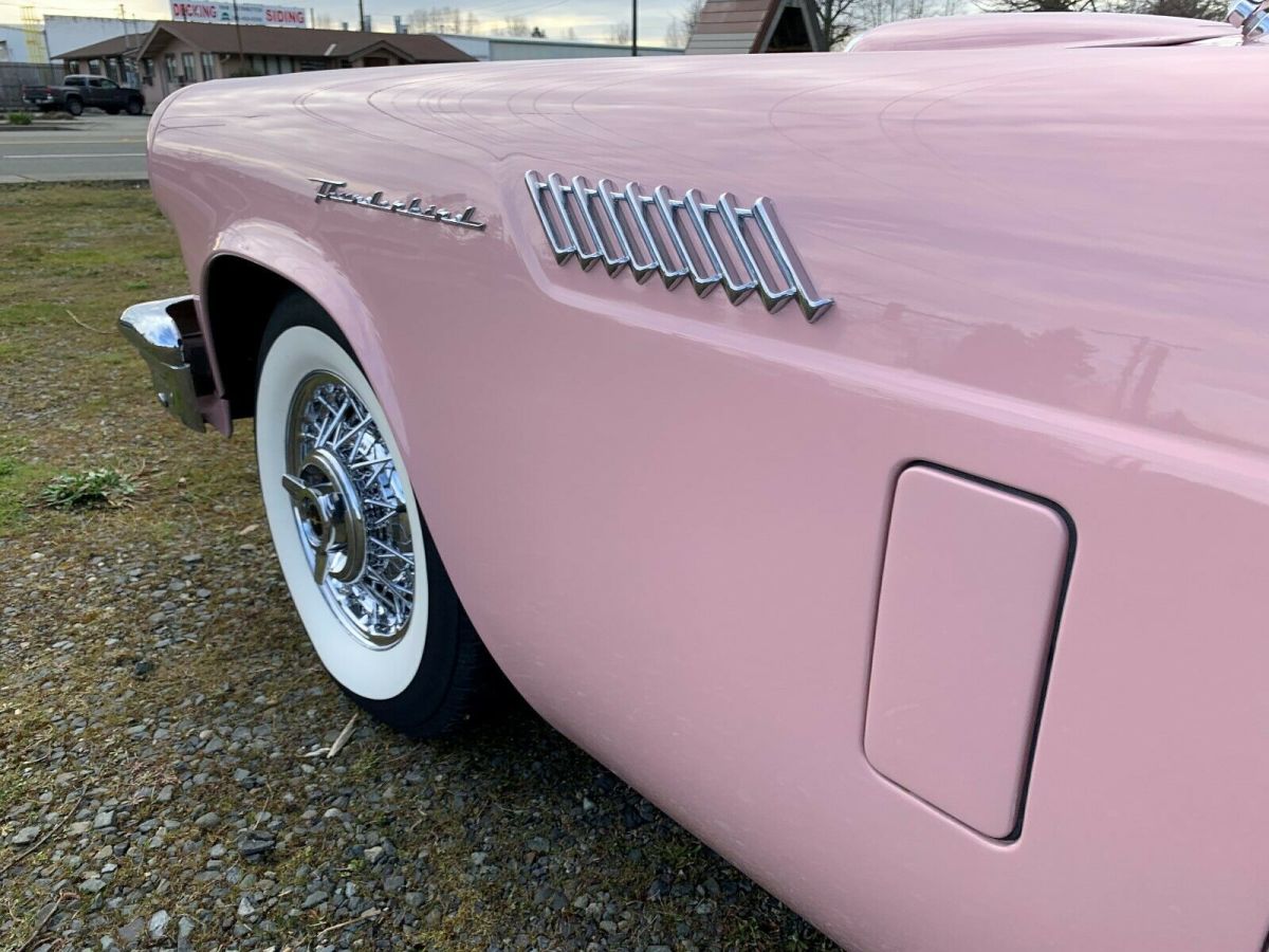 1957 Ford Thunderbird