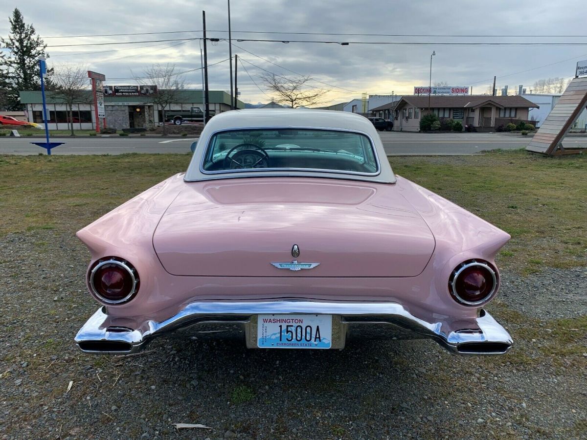1957 Ford Thunderbird
