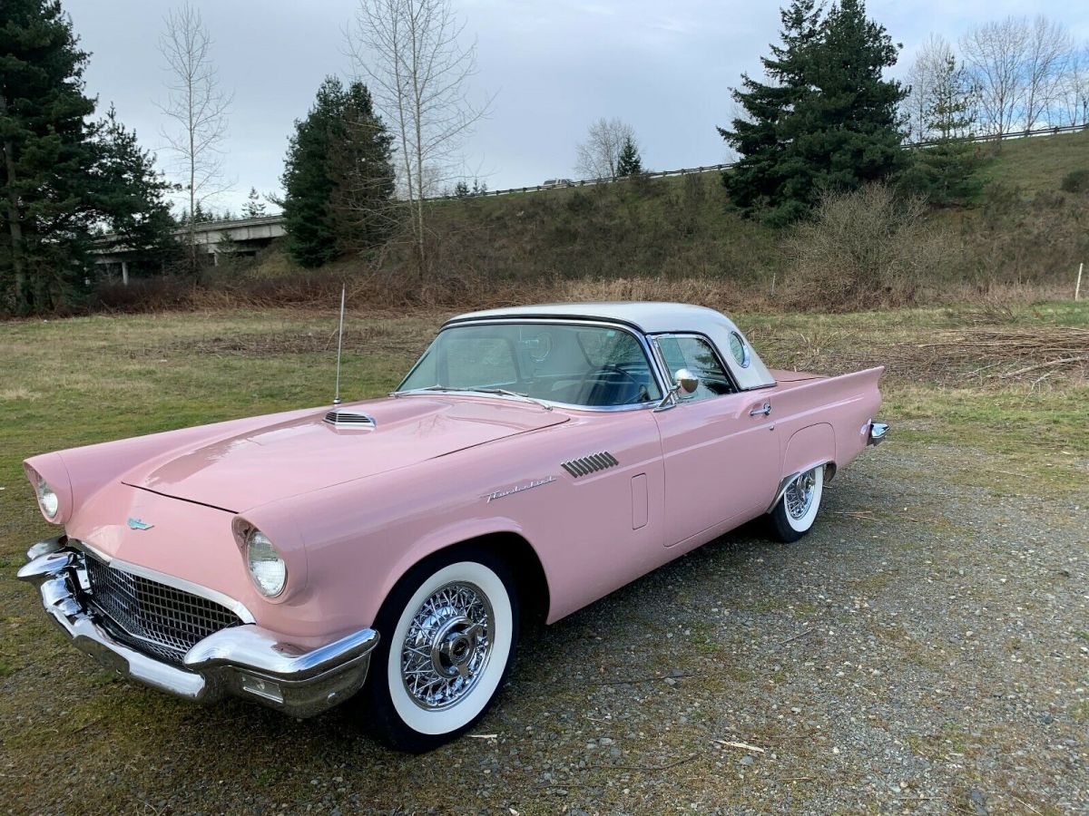 1957 Ford Thunderbird