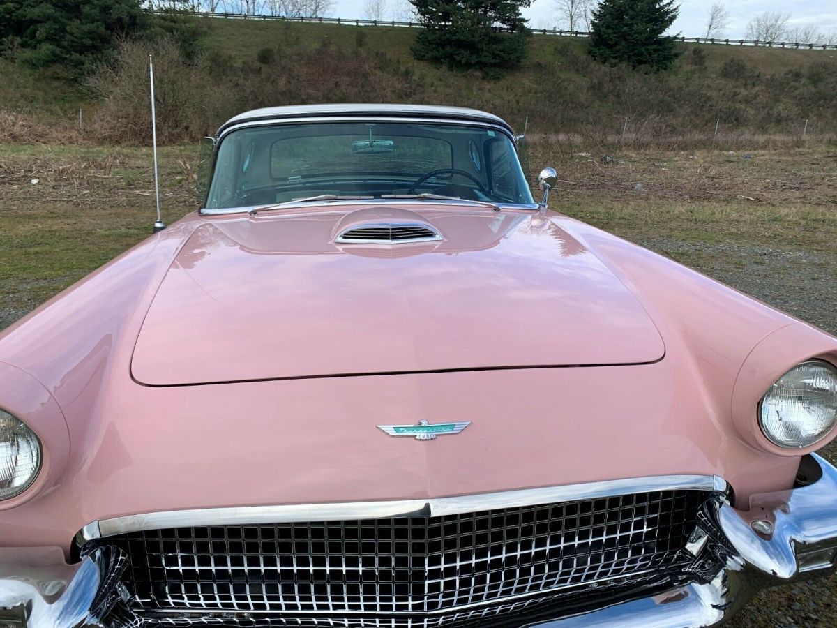 1957 Ford Thunderbird