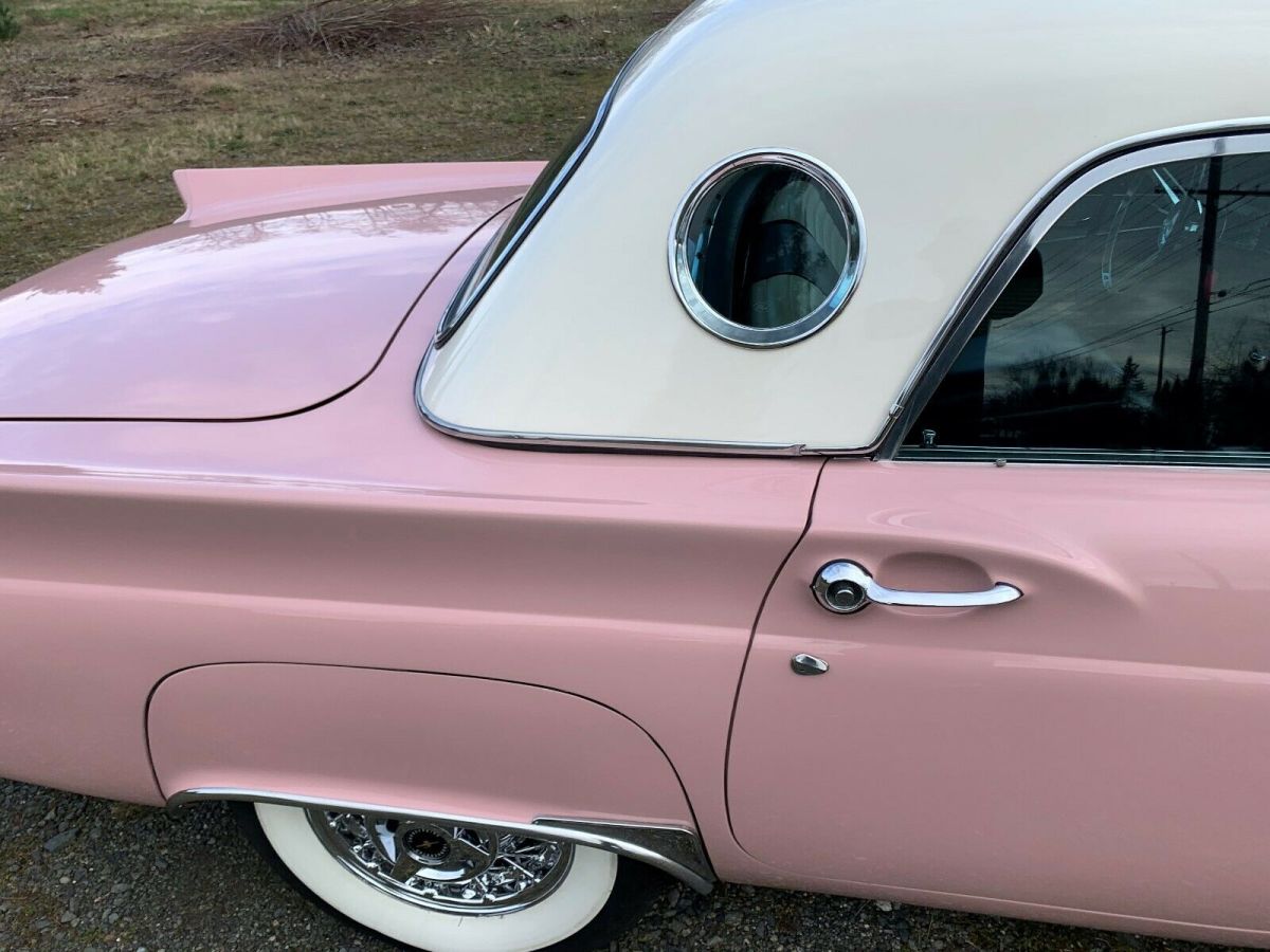 1957 Ford Thunderbird