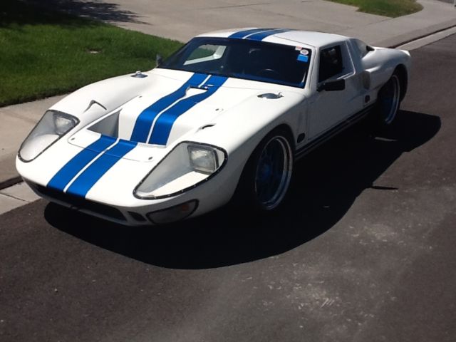 1966 White Ford GT 40 Replicia