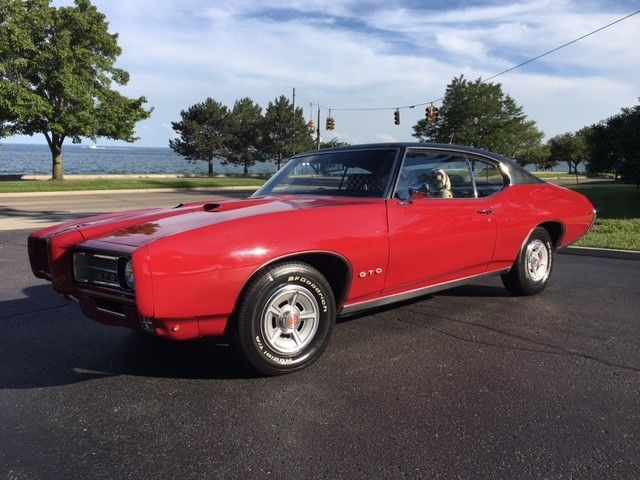 1969 Pontiac GTO coupe