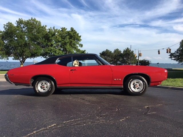 1969 Pontiac GTO coupe