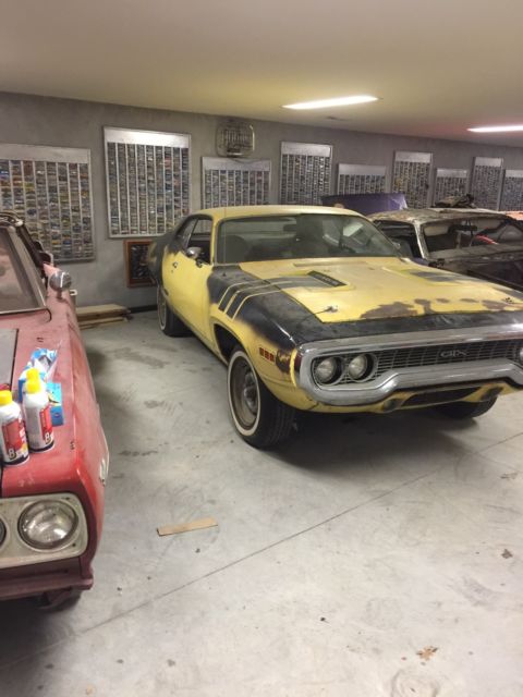 1971 Yellow Plymouth GTX